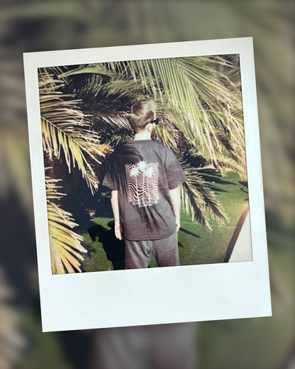 WAVY PALM TREE OFF-BLACK - Oversize Unisex Organic Cotton T-Shirt